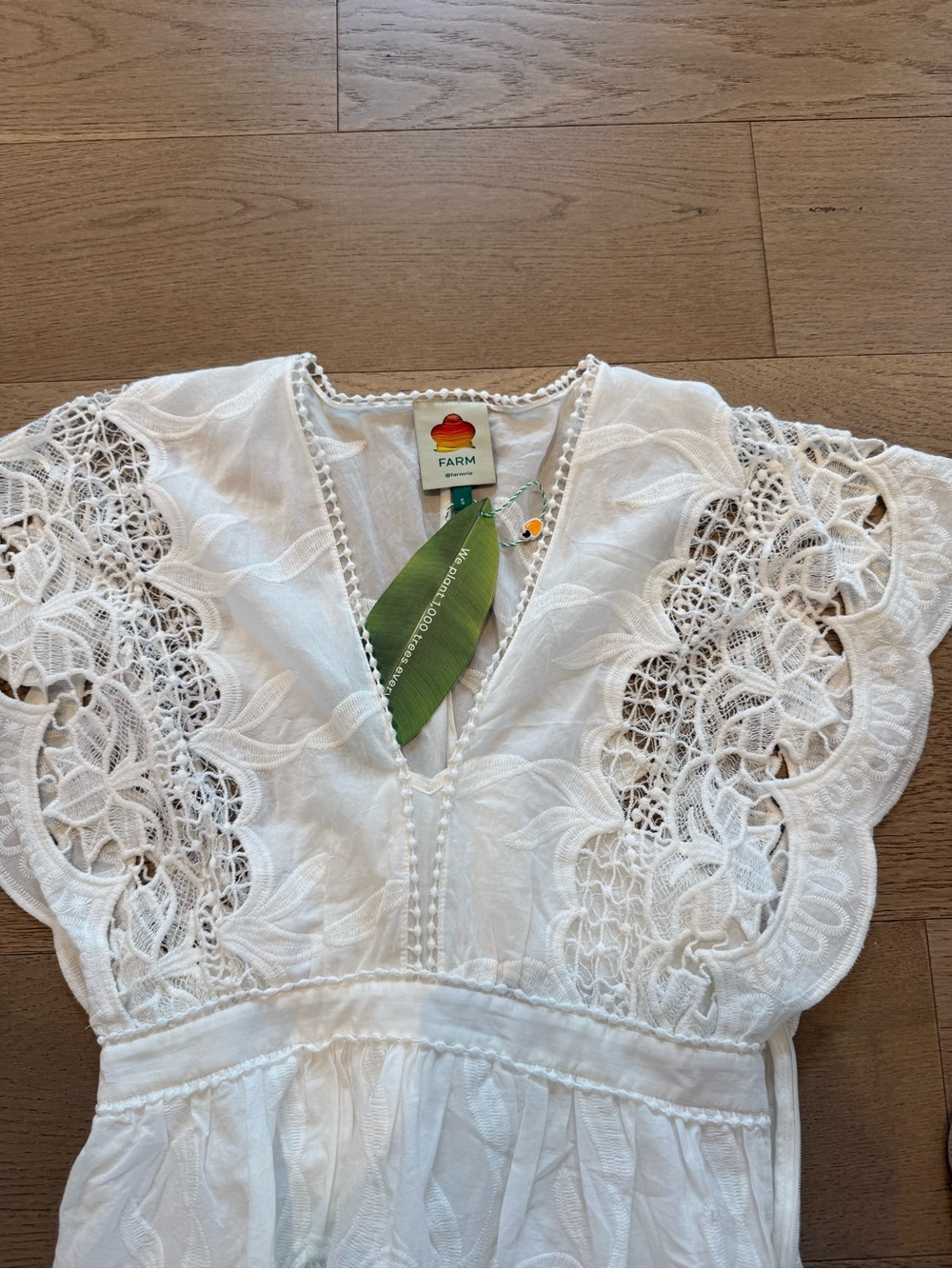 FARM Rio Richelier Embroidered V-Neck Dress - Picture 3 of 8